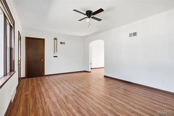 7 Santa Cruz DR, Florissant, MO 63031