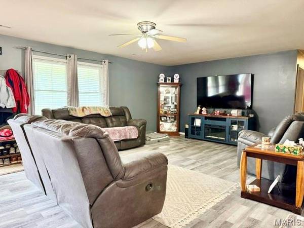 54022 Johnny TRL, Hannibal, MO 63401