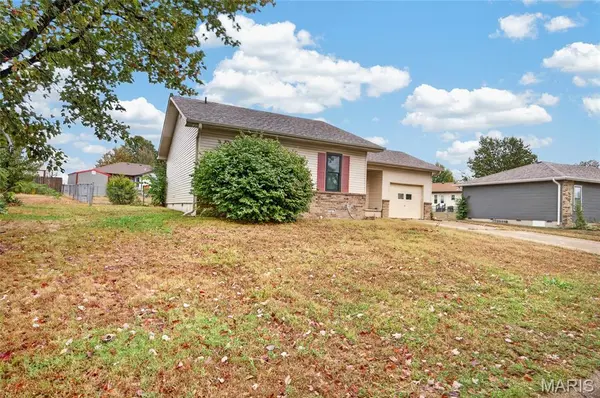 1121 Fowler RD, Lebanon, MO 65536