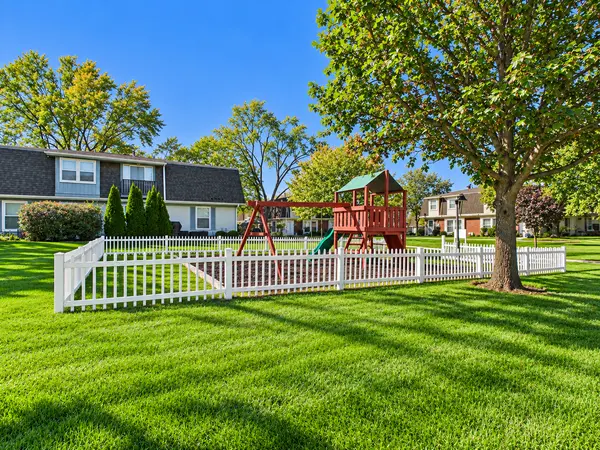 636 Newton CT #636, Schaumburg, IL 60194