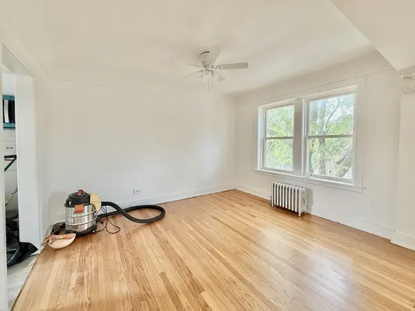 2809 W Lunt AVE #A2, Chicago, IL 60645
