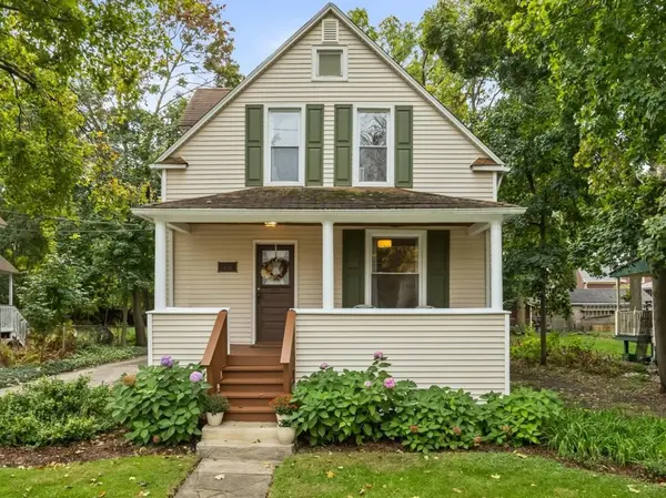 414 E Liberty DR, Wheaton, IL 60187
