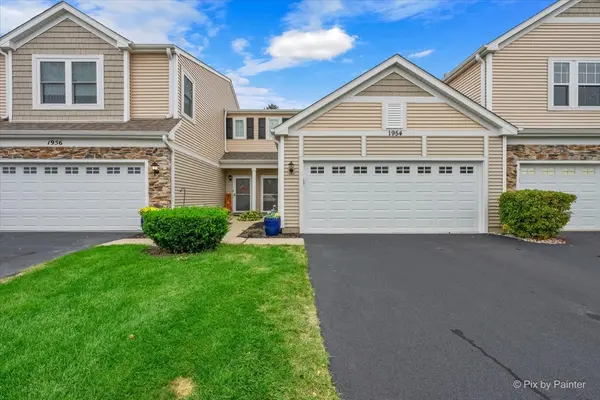 1954 Cobblestone DR, Carpentersville, IL 60110