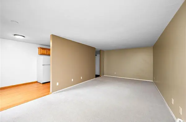 4101 Parklawn AVE #201, Edina, MN 55435