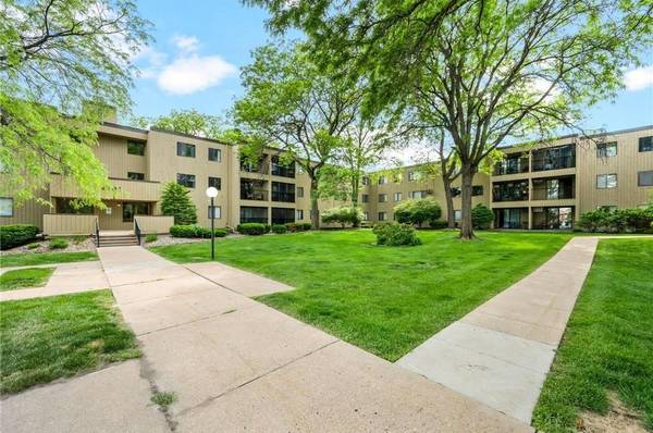 4101 Parklawn AVE #201, Edina, MN 55435