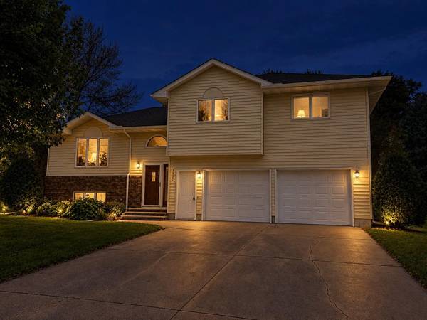 1540 Falcon DR, Fairmont, MN 56031