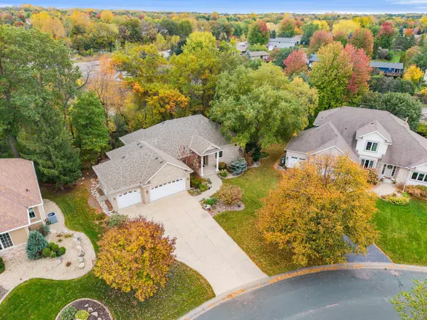 542 Majestic Oaks CT, Eagan, MN 55123