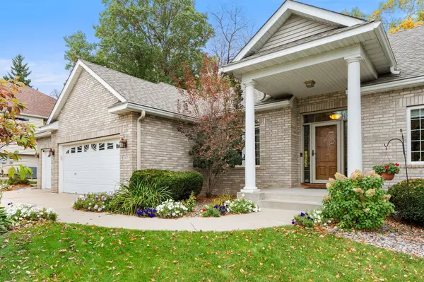 542 Majestic Oaks CT, Eagan, MN 55123
