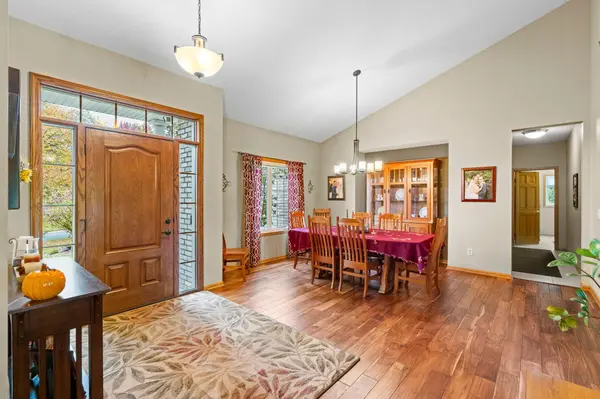 542 Majestic Oaks CT, Eagan, MN 55123