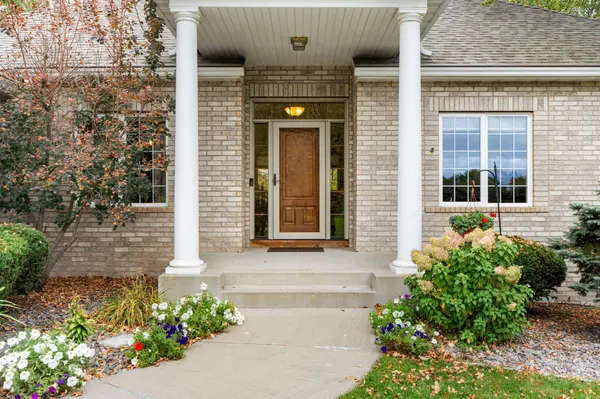 542 Majestic Oaks CT, Eagan, MN 55123