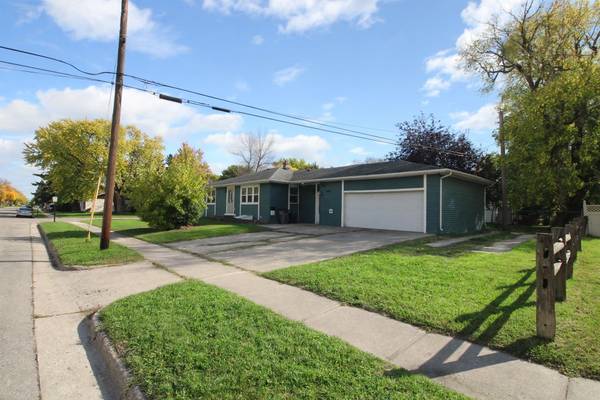 1409 13th AVE N, Moorhead, MN 56560