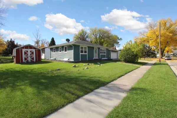 1409 13th AVE N, Moorhead, MN 56560