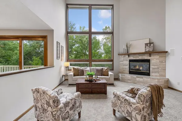 12708 Diamond DR, Burnsville, MN 55337