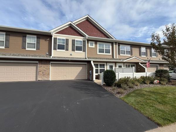 9873 5th Street LN N, Lake Elmo, MN 55042