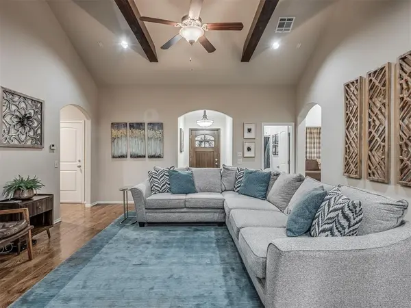 4917 First Light LN, Edmond, OK 73034