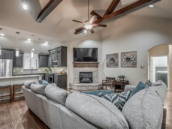 4917 First Light LN, Edmond, OK 73034