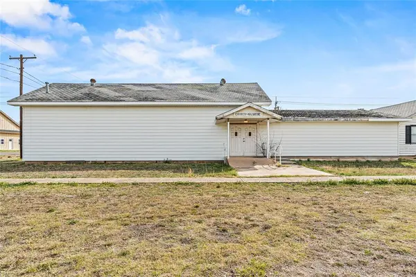 602 D ST, Snyder, OK 73566