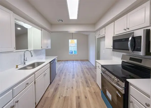 8813 Rambling RD, Oklahoma City, OK 73132