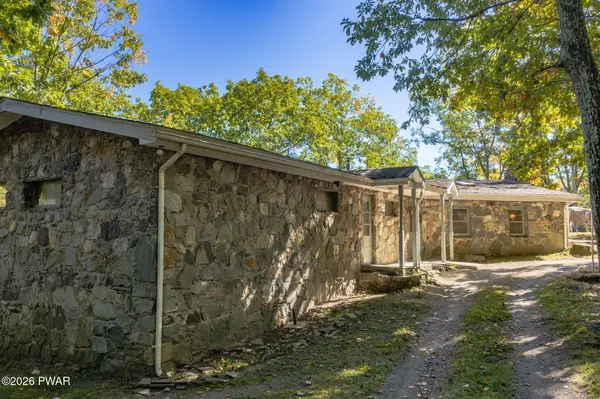 114 Milford Hall LN, Milford, PA 18337