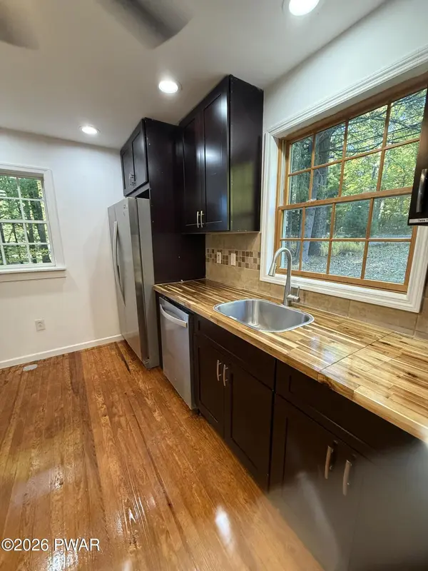 163 Rt 390, Tafton, PA 18464