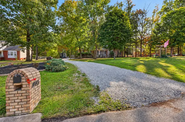 1083 Archer Dr, White House, TN 37188