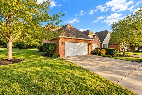 380 Paine Lake Dr, Sevierville, TN 37862