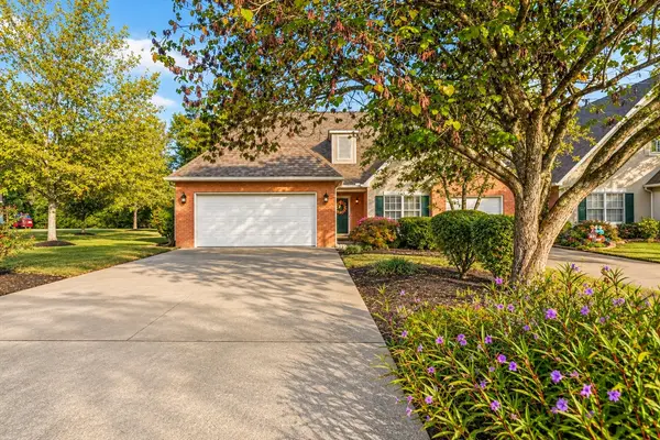 380 Paine Lake Dr, Sevierville, TN 37862