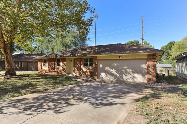 2543 S Pickwick AVE, Springfield, MO 65804