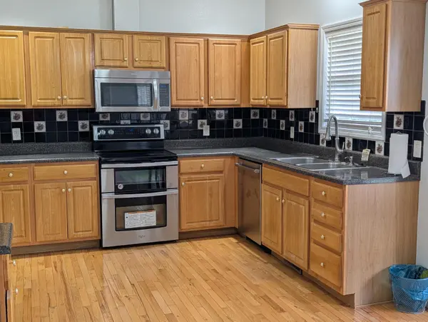 802 E Current DR, Ozark, MO 65721