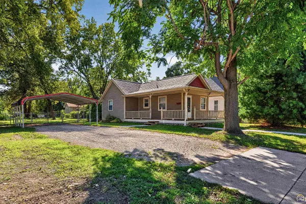 1513 NE Seward AVE, Topeka, KS 66616