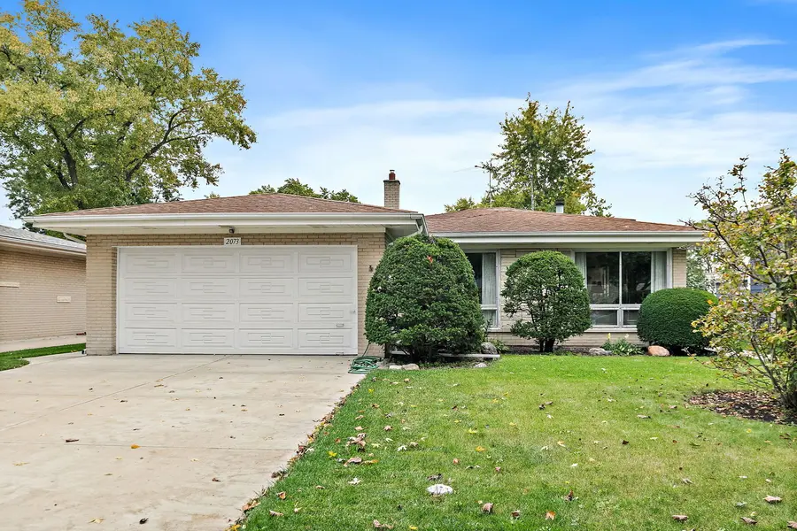 2073 Westview DR, Des Plaines, IL 60018
