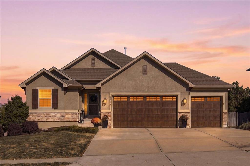 26018 W 143rd TER, Olathe, KS 66061