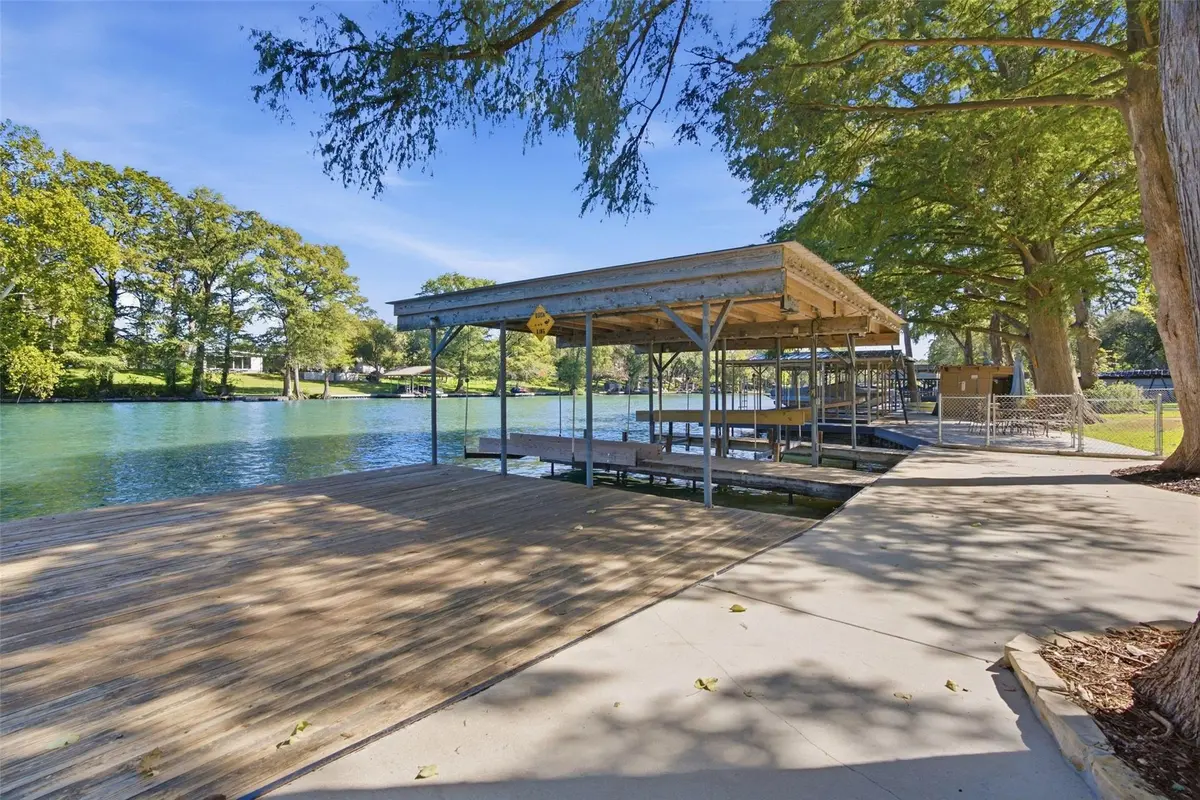 887 Lone Star DR, New Braunfels, TX 78130