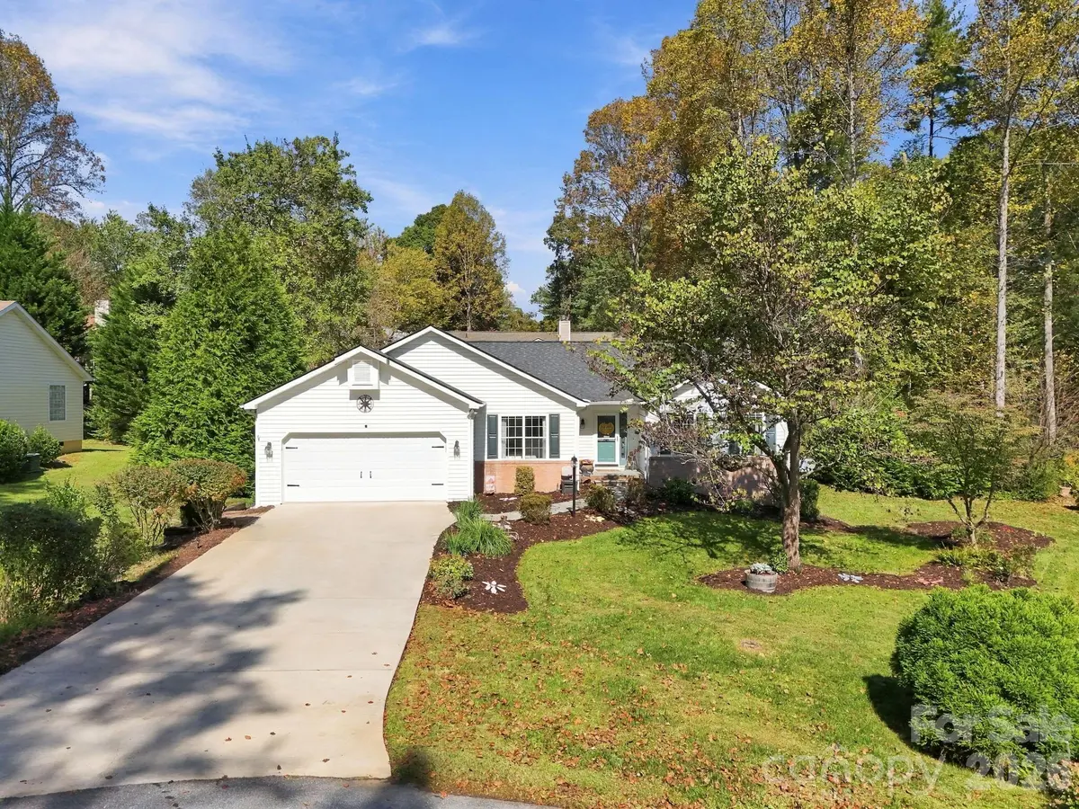 6 Pebble Beach CT, Etowah, NC 28729