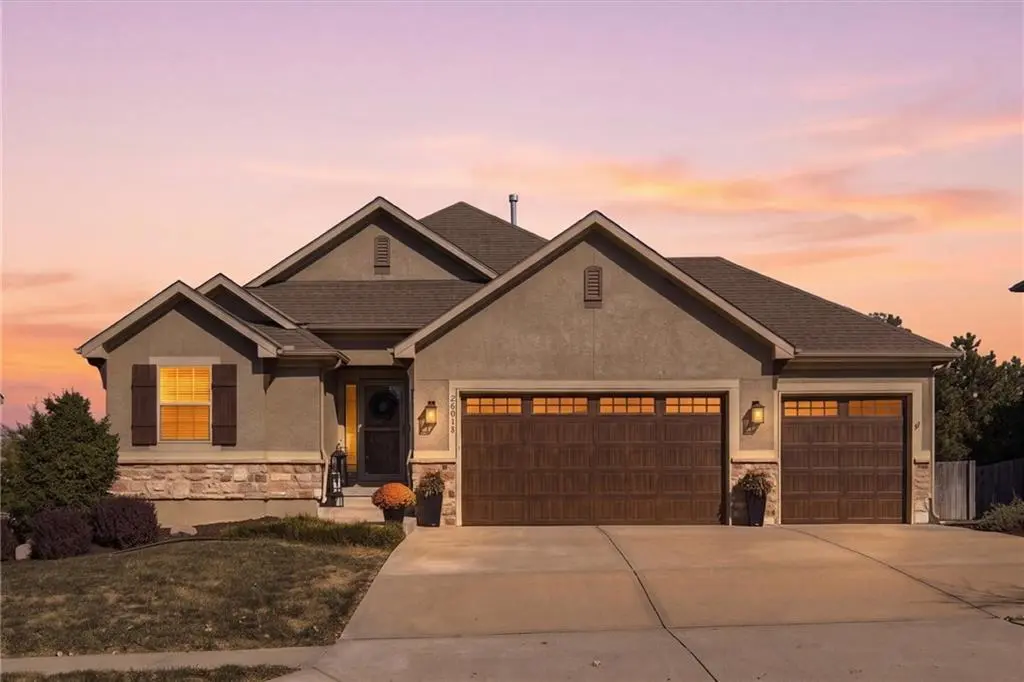 26018 W 143rd TER, Olathe, KS 66061