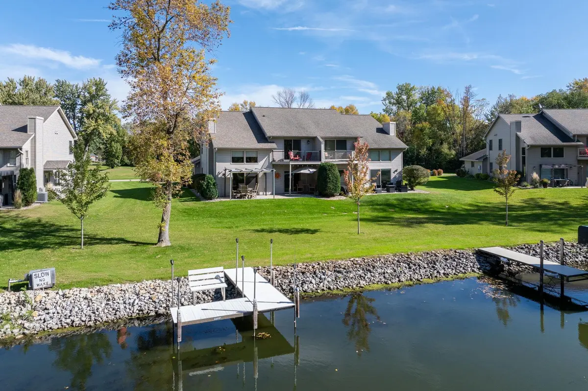 517 W Riverview DR, Waterville, MN 56096