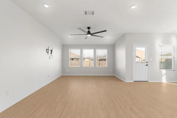 1412 Aquilla DR, Leander, TX 78641