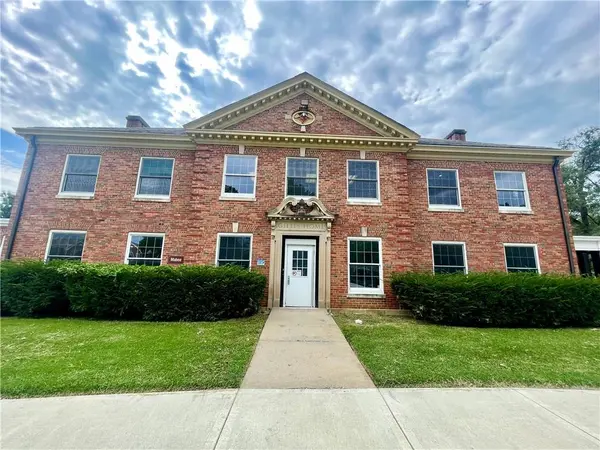 Mabee Building, 8150 Wornall RD, Kansas City, MO 64114