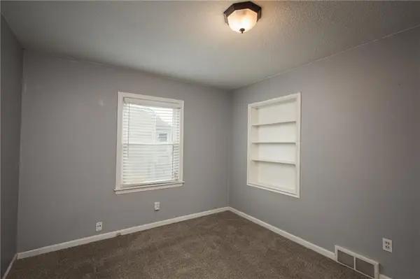 3900 Blue Ridge BLVD, Independence, MO 64052