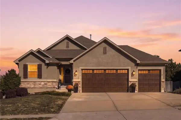 26018 W 143rd TER, Olathe, KS 66061
