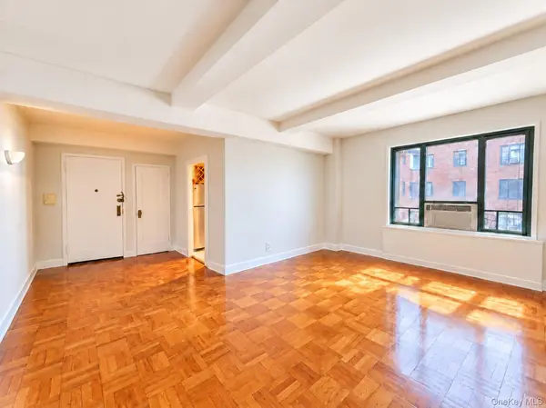 99 Metropolitan OVAL #8B, Bronx, NY 10462