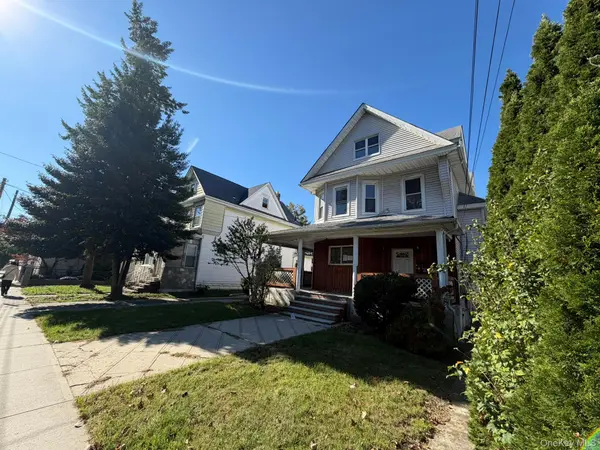 8658 110th ST, Richmond Hill, NY 11418