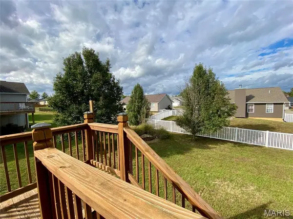 275 Meadow Crest DR, Troy, MO 63379