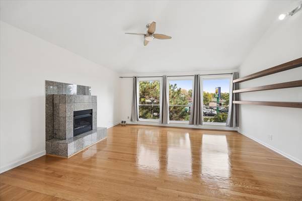 3010 Harlem AVE #3, Riverside, IL 60546