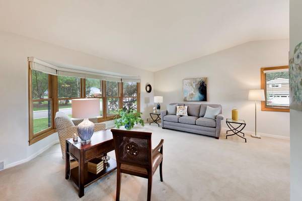 1608 E Jonquil TER, Arlington Heights, IL 60004