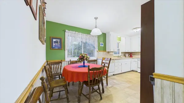 3624 Rolling View DR, White Bear Lake, MN 55110
