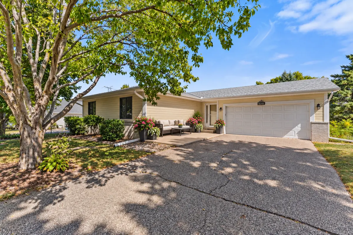 7291 Conestoga CT, Chanhassen, MN 55317