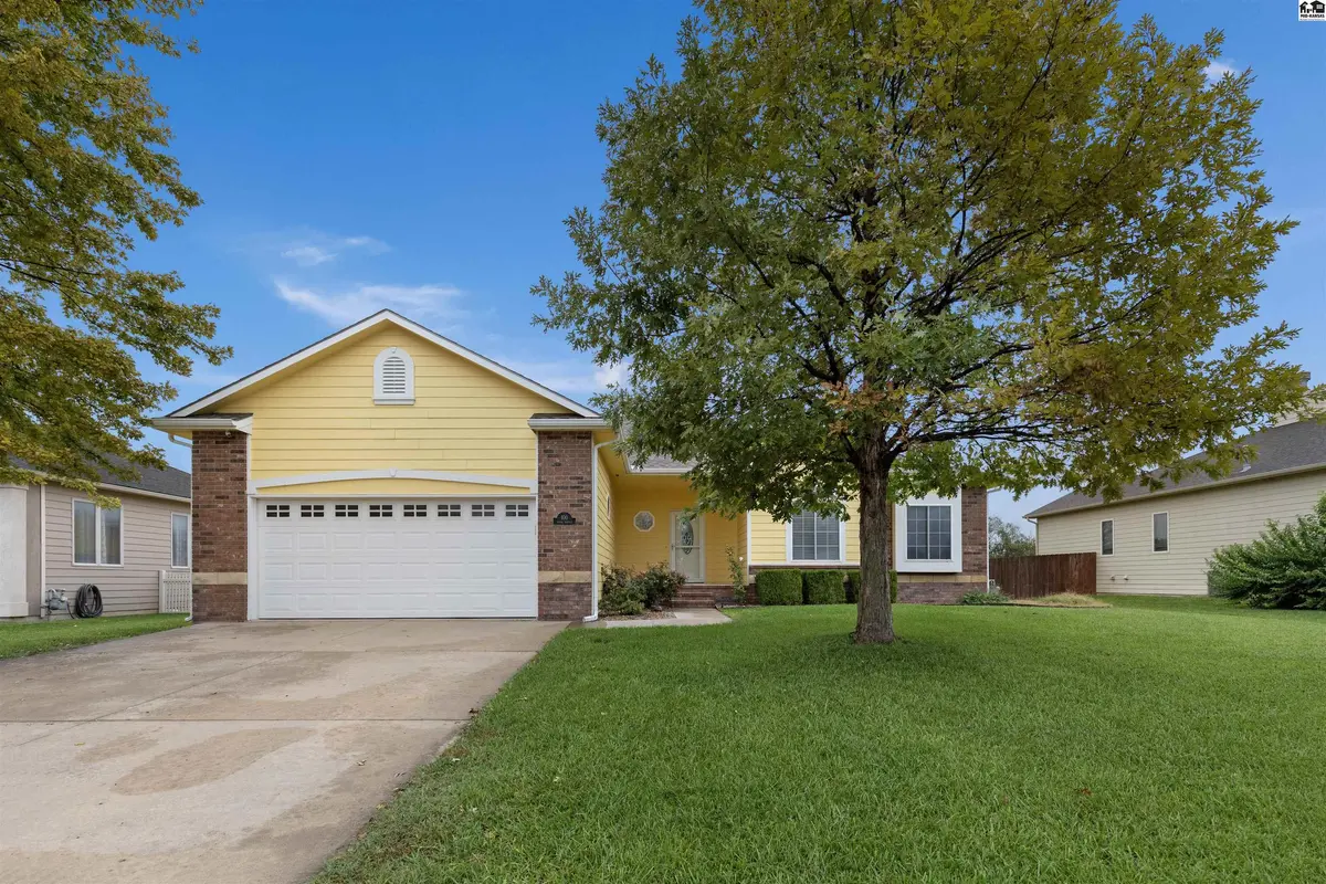 100 Kisiwa Village Rd, Hutchinson, KS 67502