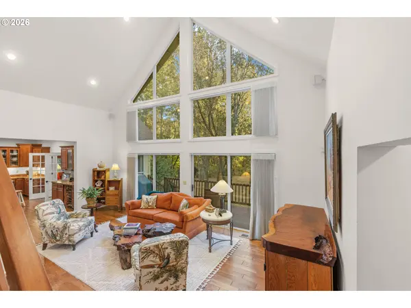 780 PINECREST DR, Grants Pass, OR 97526