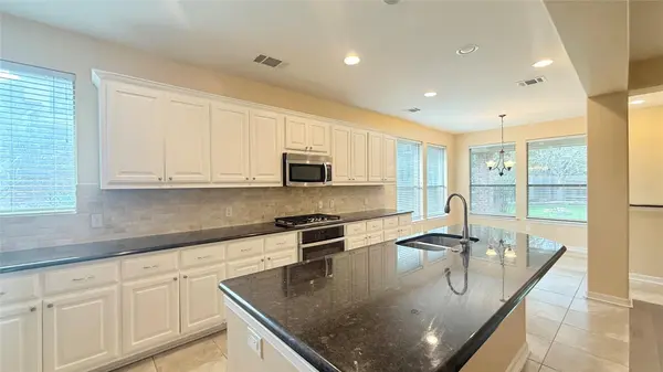 323 Drury LN, Austin, TX 78737